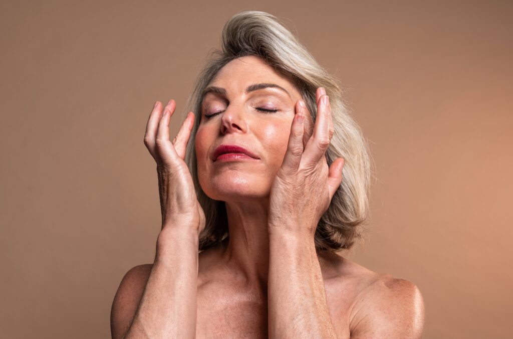 Rutina facial de rejuvenecimiento